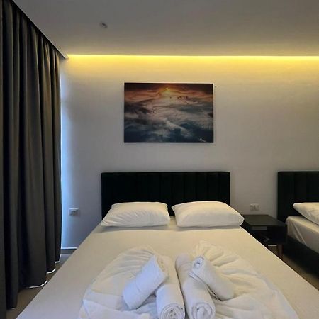E&L Luxury Apartments Sarandë Buitenkant foto