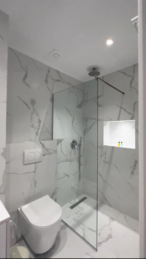 E&L Luxury Apartments Sarandë Buitenkant foto