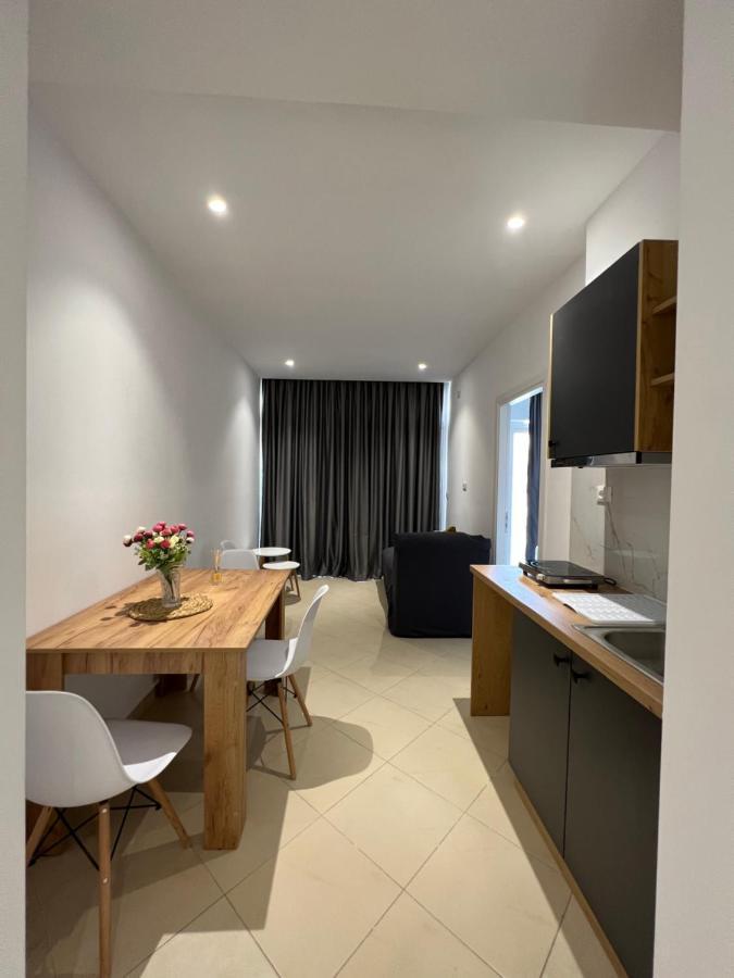 E&L Luxury Apartments Sarandë Buitenkant foto