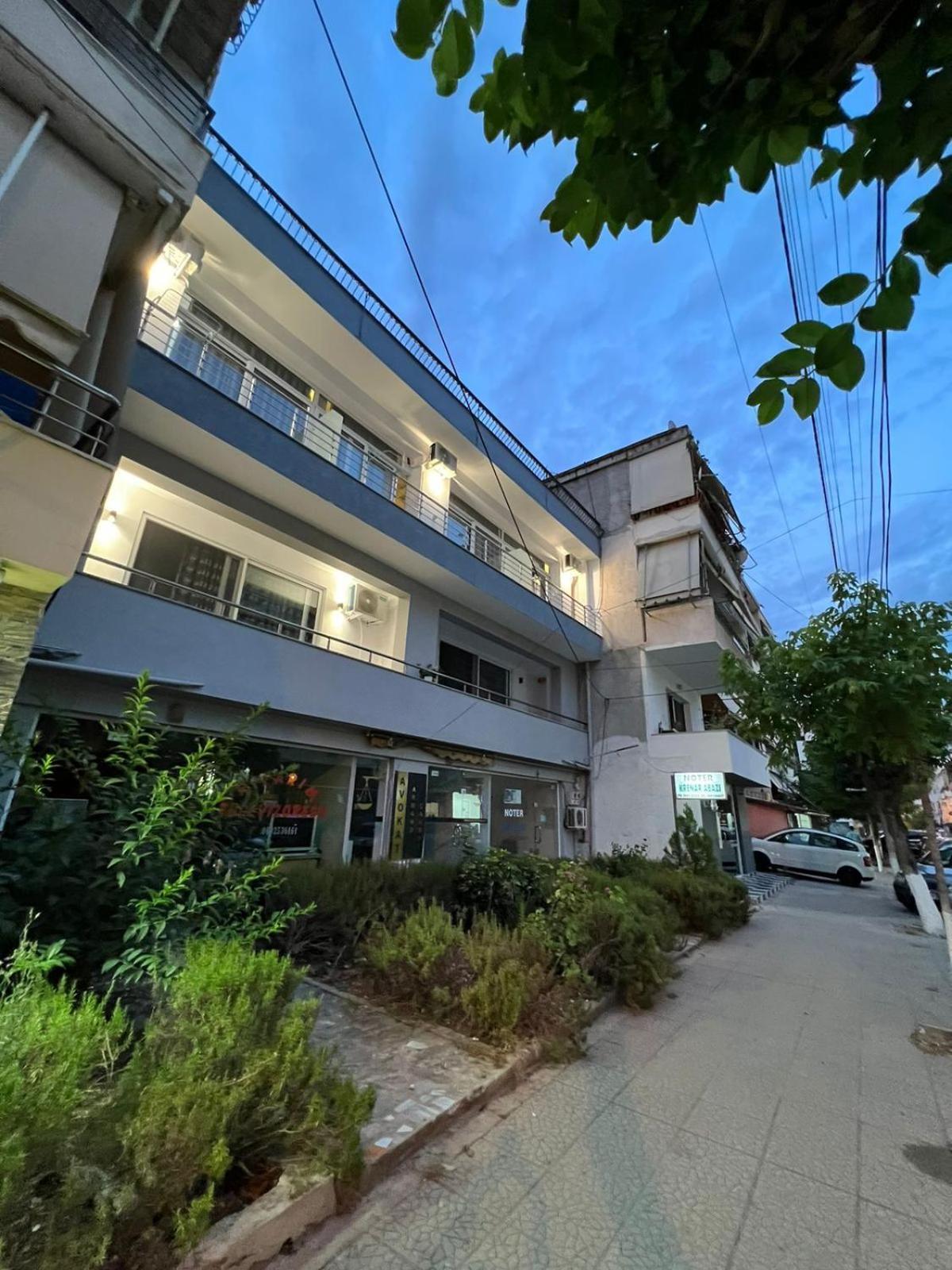 E&L Luxury Apartments Sarandë Buitenkant foto